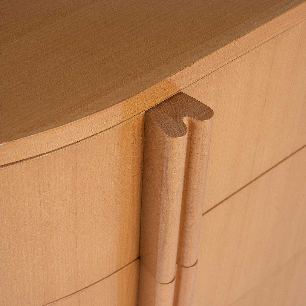 up close shot of the finish and handles