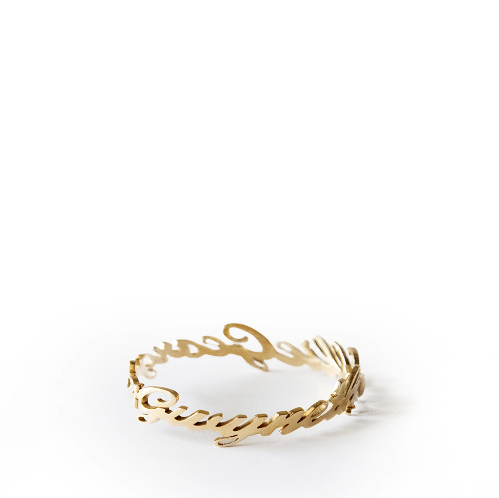 alternative view of Yellow gold name bracelet with names in cursive font