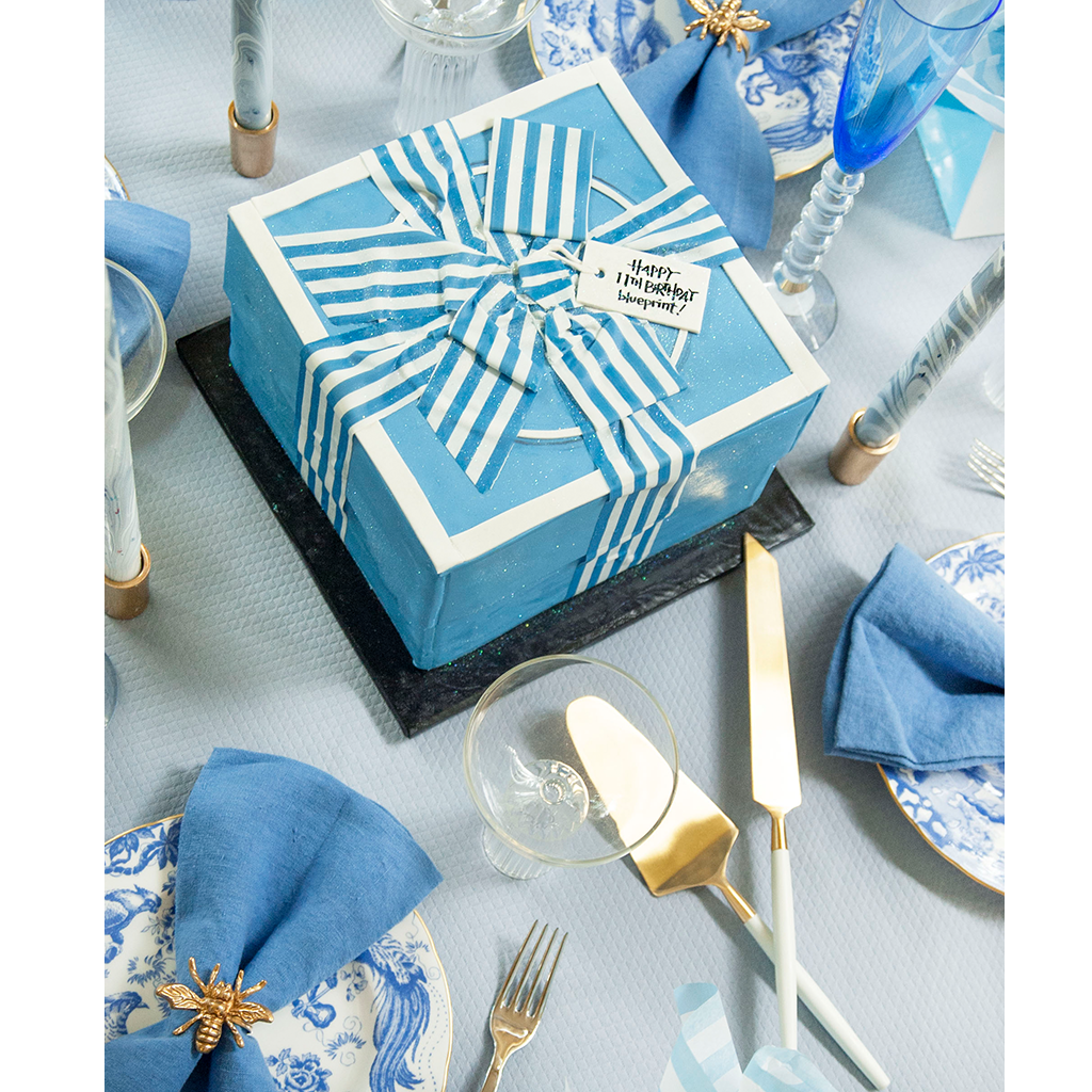 cake with napkin rings 