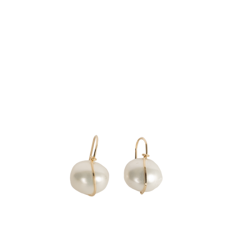 pair of pearl drop earrings 