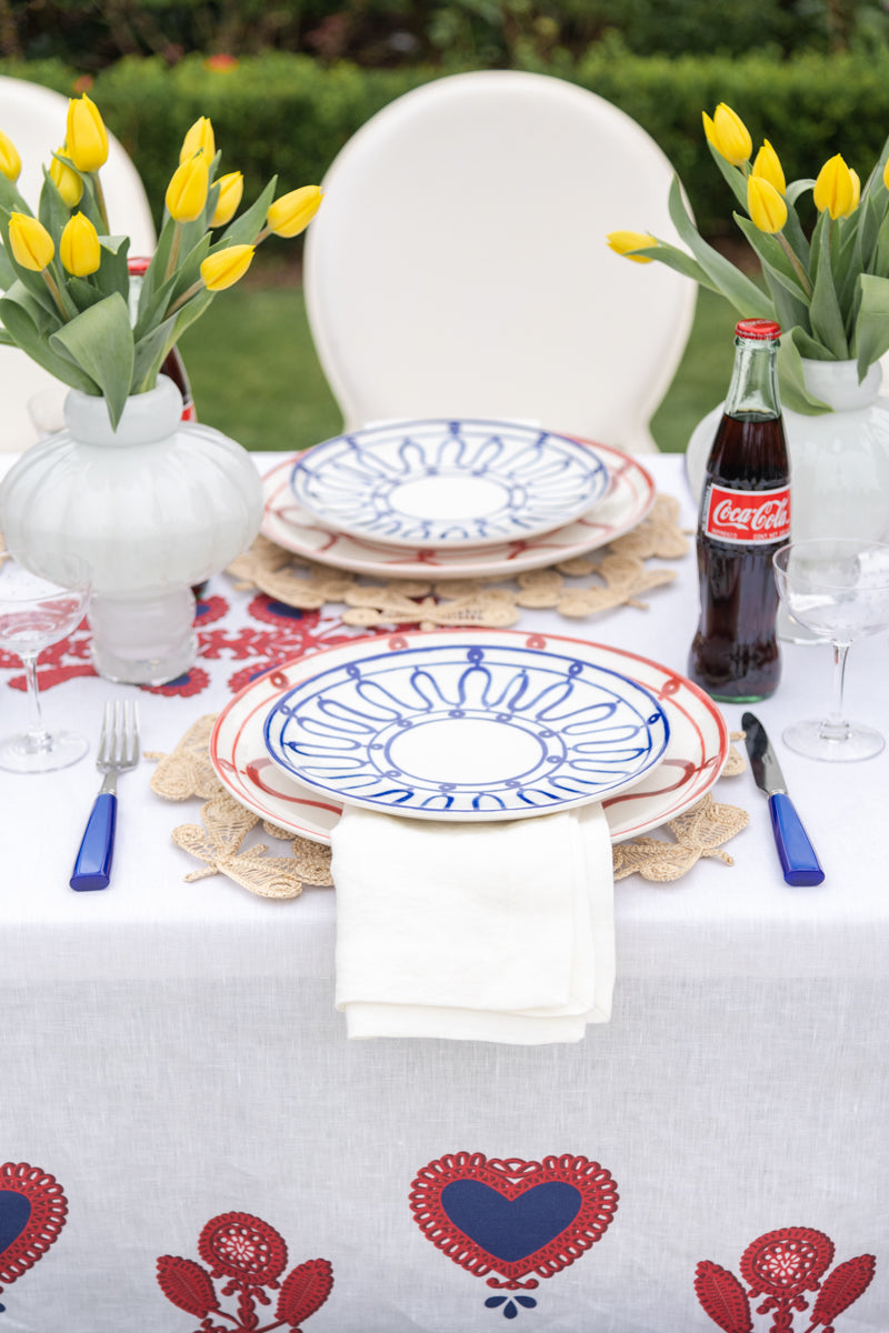 Antibes Napkin, Pearl underneath dessert plate