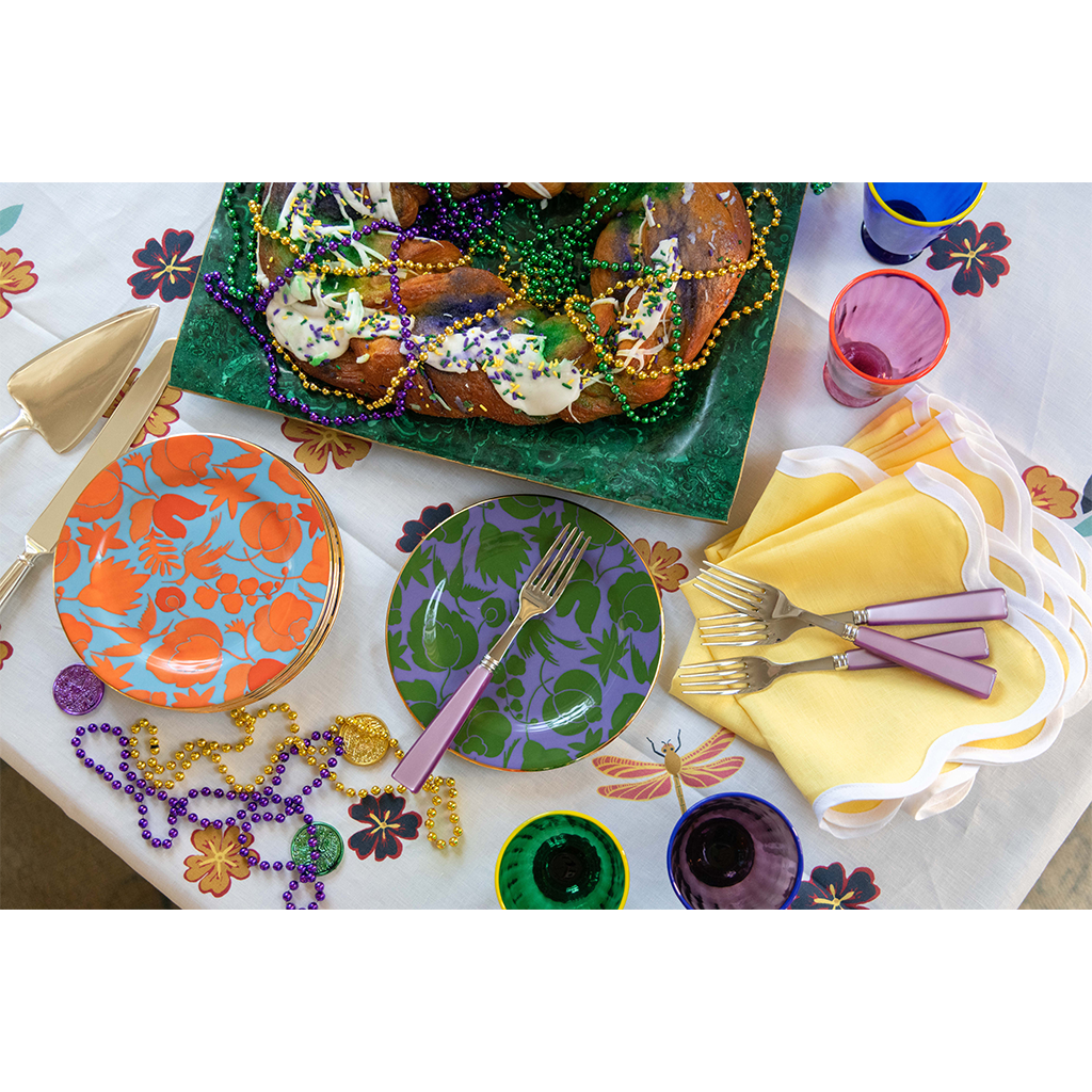 La Double J Wildbird Dessert Plate in mardis Gras Tablescape